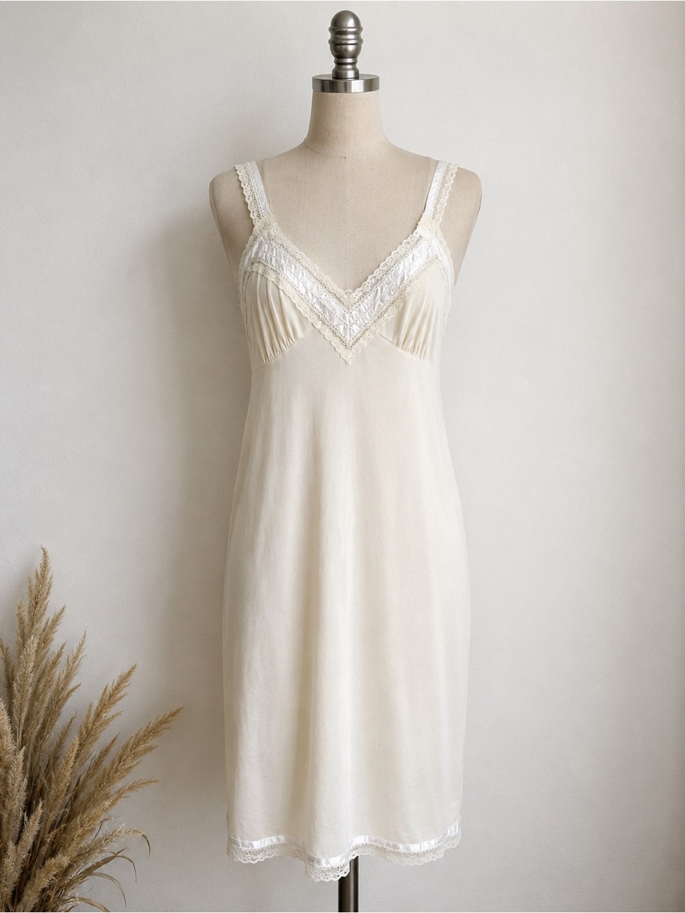 Vintage Ivory Lace Trim Full Slip Nightgown Made in USA Nylon Size 32